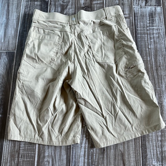 Wrangler men’s cargo shorts 🩳 - Picture 2 of 4
